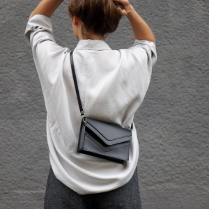 Eduards Accessories Skiffer Mini Shoulder Bag Black Model